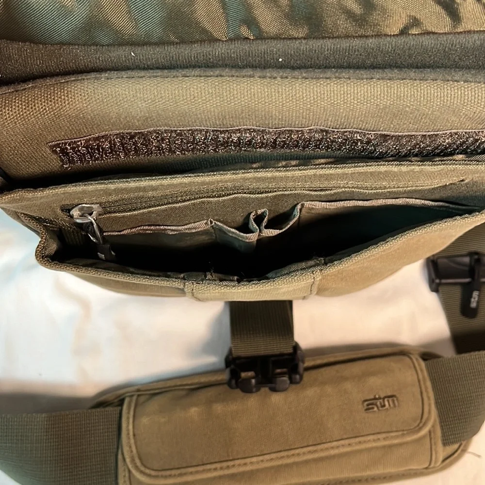 STM BAGS Scout for iPad - Olive